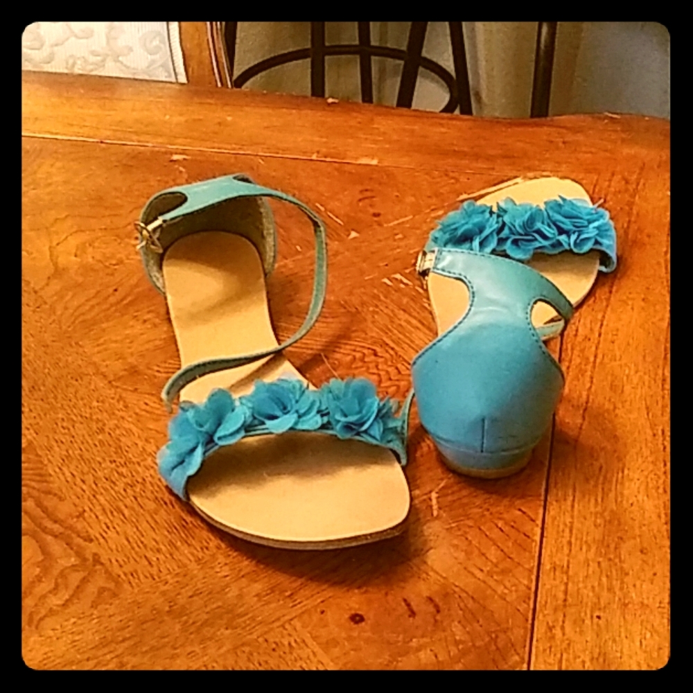 Sandles